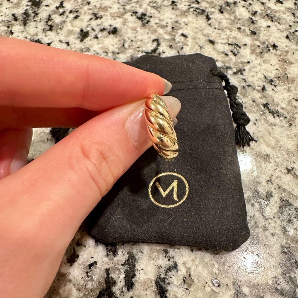 Mejuri 14k gold Croissant Dome Ring